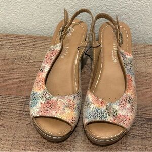 Patrizia by Spring Step Multi-Color Floral Pebble Print Wedge Sandals Peep Toe 6